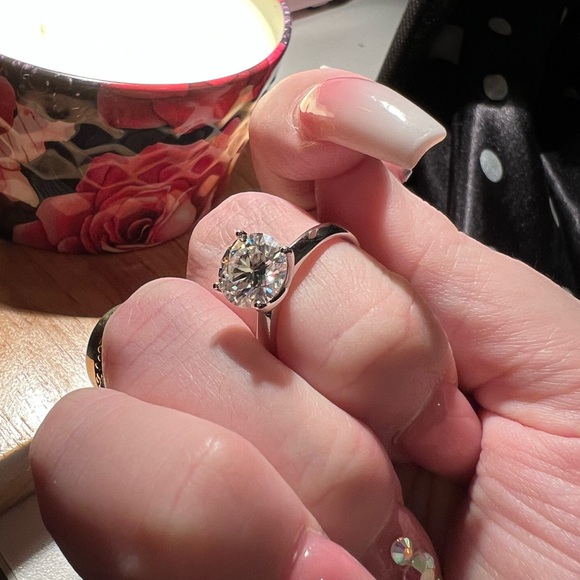 Certified GENUINE 3.0 Carat Moissanite
Solitaire Ring 925 Sterling Silver - Picture 7 of 13